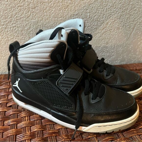 Air Jordan Flight 97 Sneakers - Picture 3 of 7